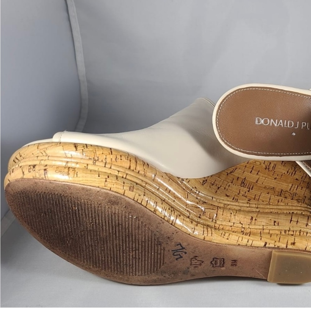 Women's Donald J. Pliner Tulum wedges size 9